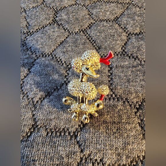Gold and Red Bow poodle Brooch - Picture 1 of 4